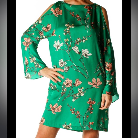 Green Zara Silky Floral Mini Dress short Satin Medium Bell Sleeve Cold Shoulder - Picture 1 of 9